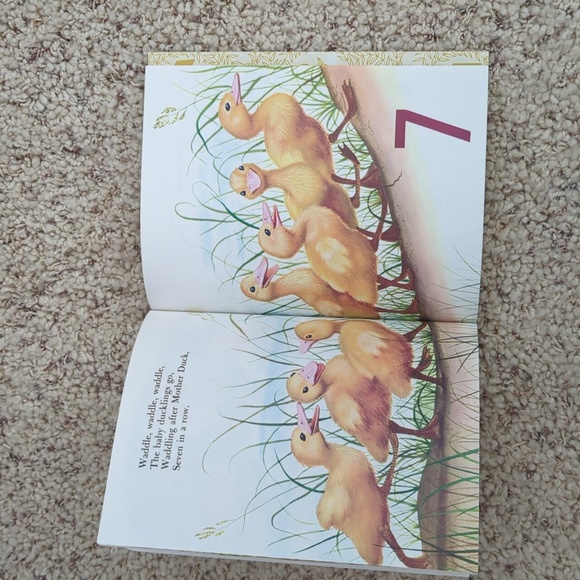 Bundle of 4 Little Golden Books - Picture 5 of 7